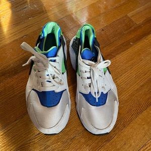 Nike Huarache run volt